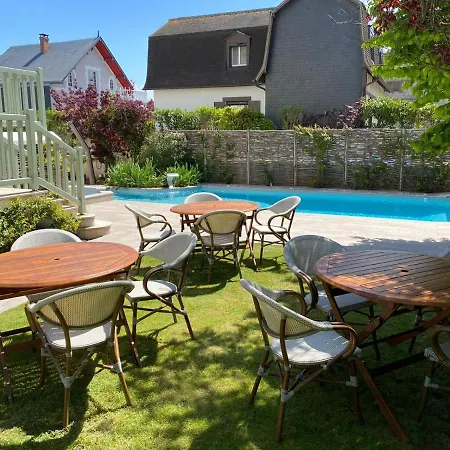 Augeval De Charme&spa Hotel