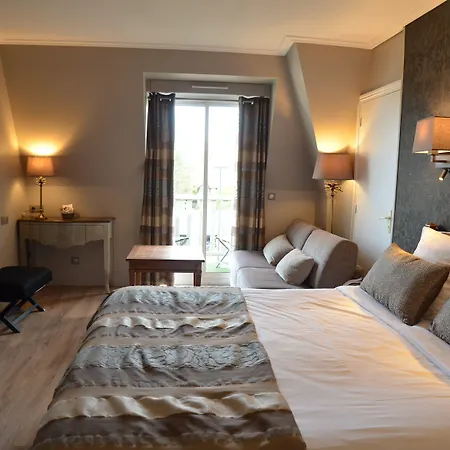 Augeval De Charme&spa Hotel 3*