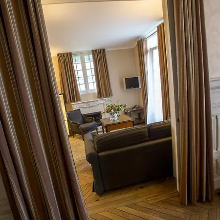 Augeval De Charme & Hotel