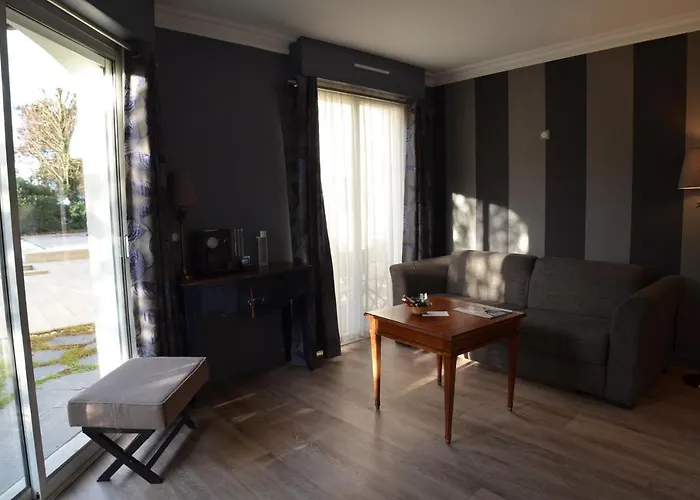 Augeval De Charme & Hotel 3*