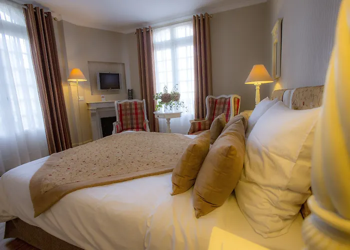 Hotel Augeval De Charme &