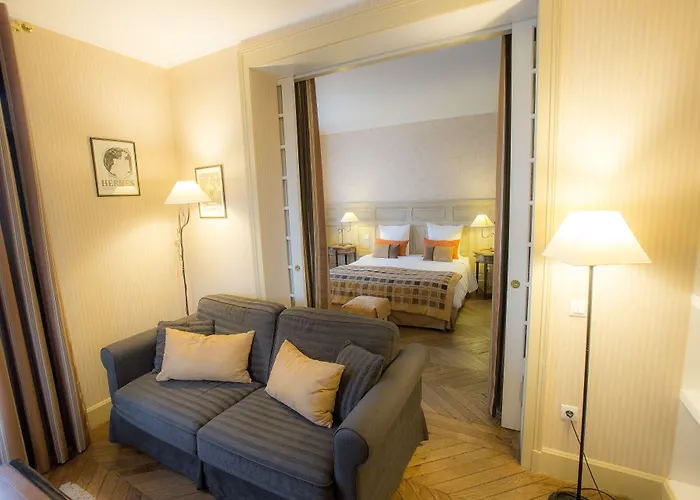 Hotel Augeval De Charme &