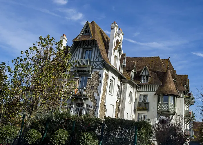Hotel Augeval De Charme & Deauville