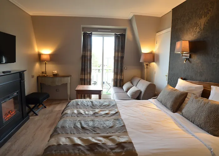 Augeval De Charme & Hotel 3*