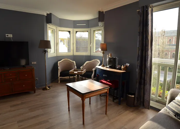 Hotel Augeval De Charme &