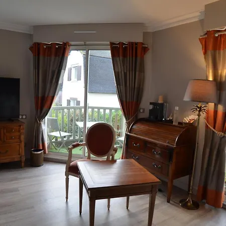 Augeval De Charme & Отель Довиль