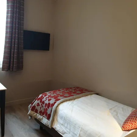 Отель Augeval De Charme &