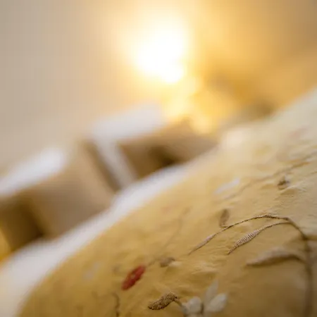 Augeval De Charme & Отель 3*