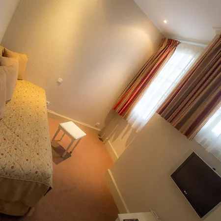 Augeval De Charme & Отель