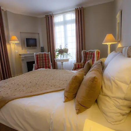Hotel Augeval De Charme &