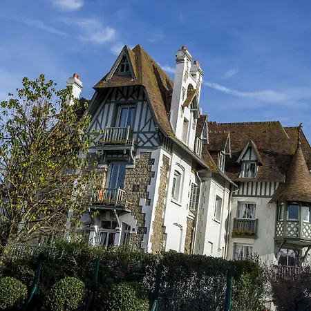 Hotell Augeval De Charme & Deauville