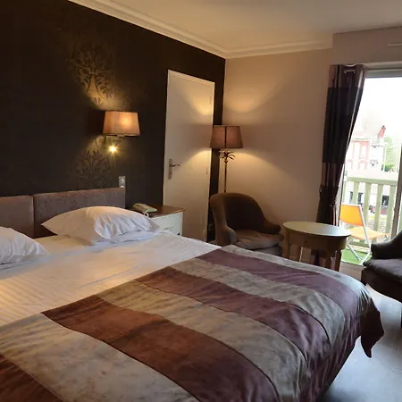 Augeval De Charme & Hotell