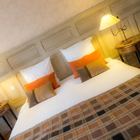 Отель Augeval De Charme & 3*