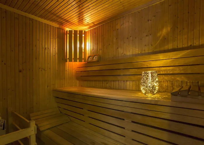 Augeval De Charme & Отель 3*