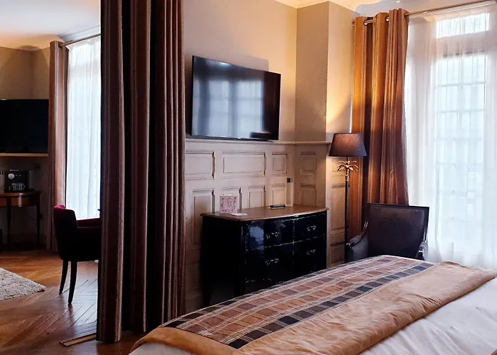 Augeval De Charme & 3*